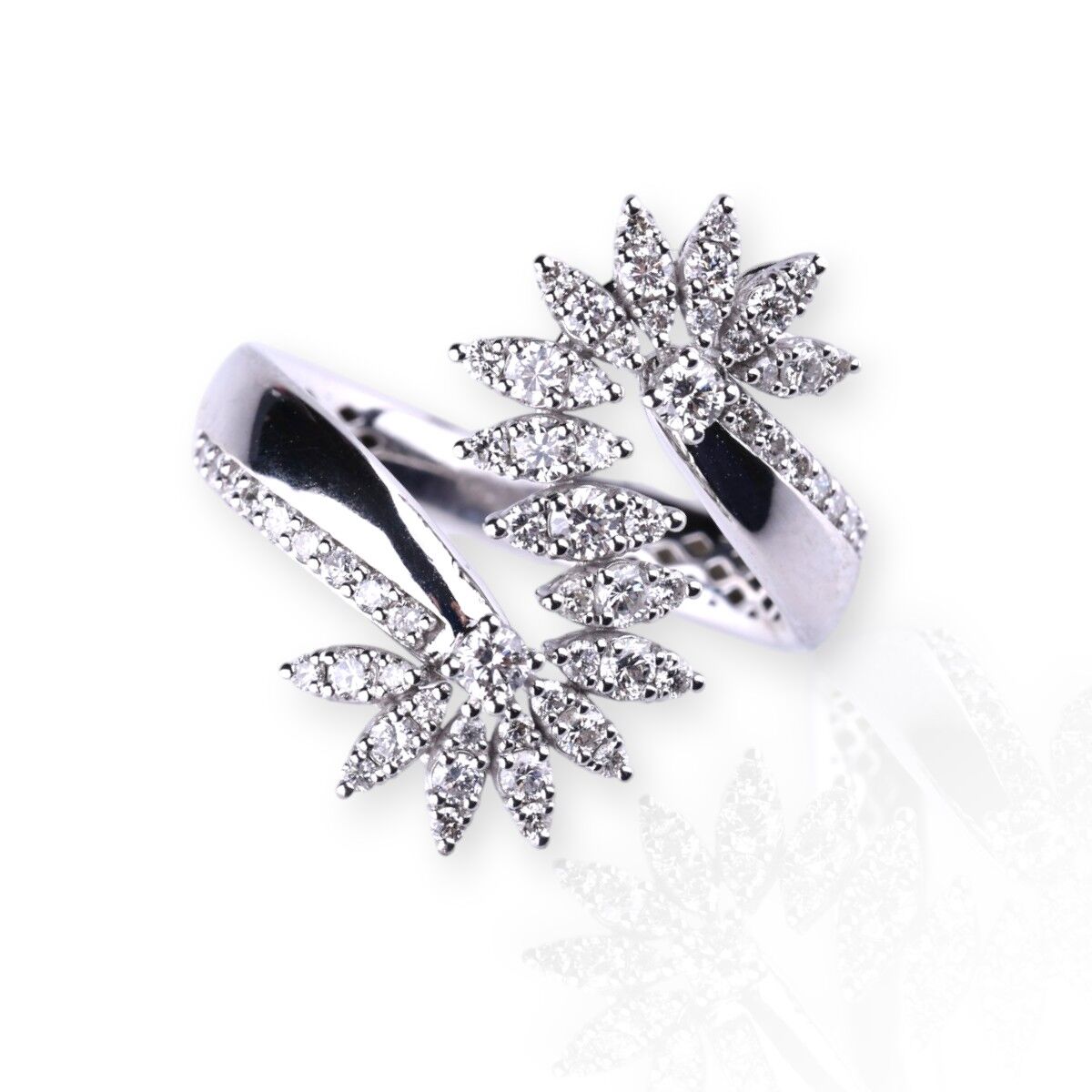 0,75 Karat Fantezi Pırlanta Yüzük E/F Renk