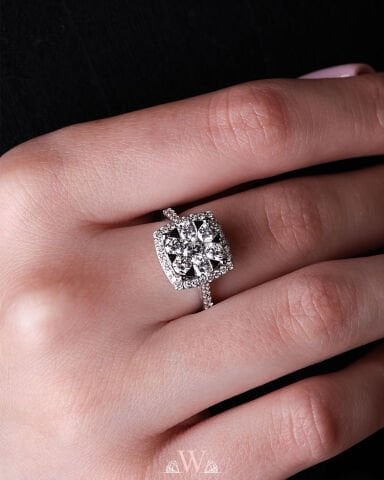 1,57 Karat Pırlanta Kenar Taşlı Magic Yüzük