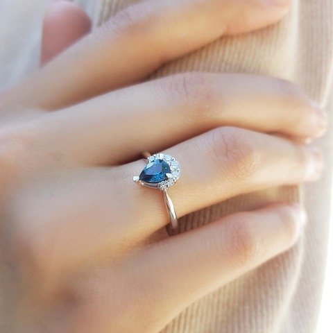 0,95 Karat Pırlanta Blue Safir Crispy Yüzük F Renk