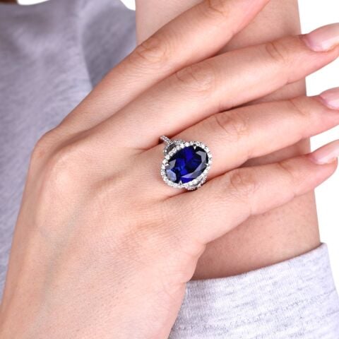 7,47 Karat Pırlantalı Safir Yüzük E F Renk