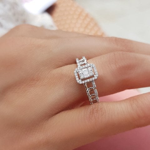 0,35 Karat Pırlanta Baget Yüzük E-F Renk