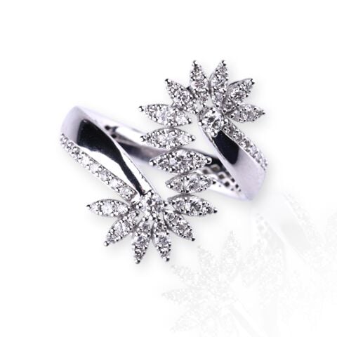 0,75 Karat Fantezi Pırlanta Yüzük E/F Renk