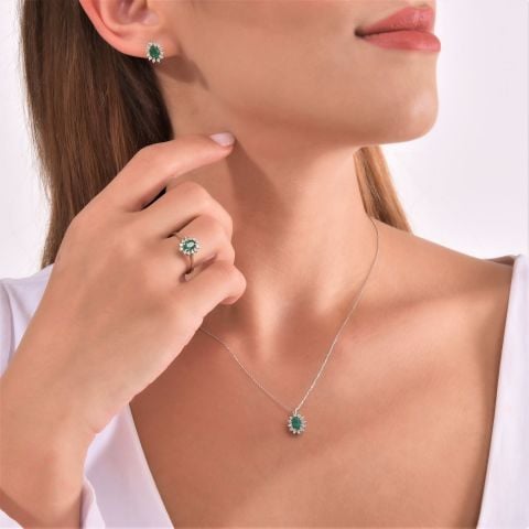 0,66 Karat Pırlantalı Zümrüt Kolye