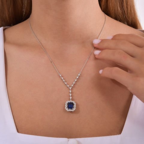 3,79 Karat Pırlantalı Safir Kolye