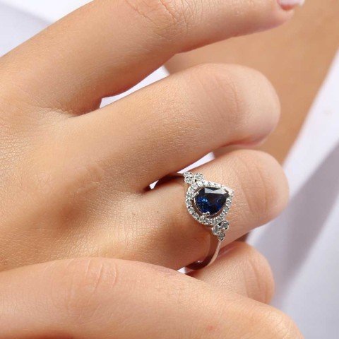 1,36 Karat Pırlantalı Safir Yüzük F Renk