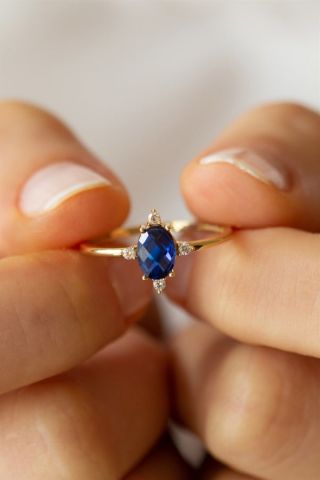 Minimal Pırlanta Safir Yüzük