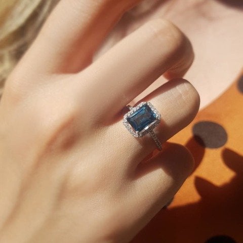 2,40 Karat Pırlantalı Blue Safir Crispy Yüzük F Renk