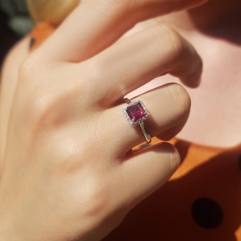 1,60 Karat Pırlantalı Rhodolite Crispy Yüzük F Renk