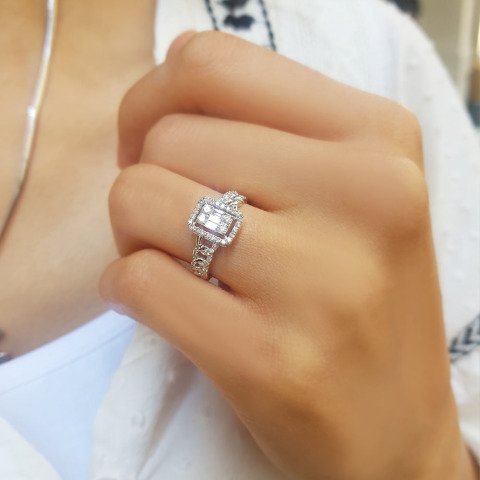 0,37 Karat Pırlanta Baget Yüzük F Renk