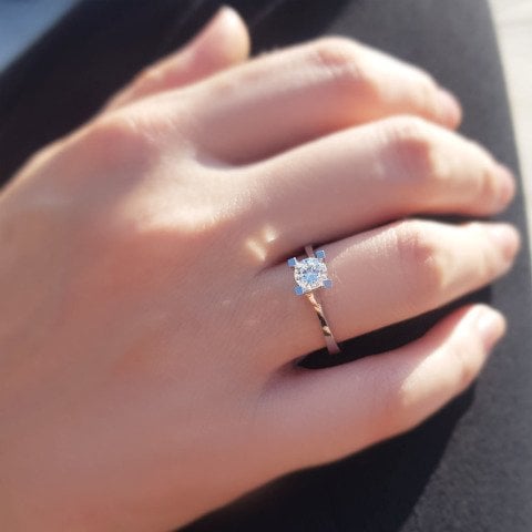 0,50 Karat Pırlanta Tektaş Yüzük F Renk