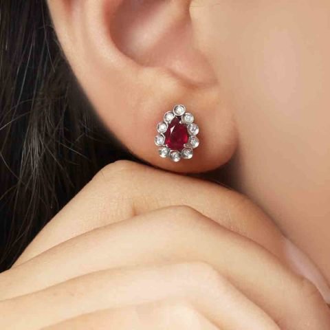 1,25  Karat Pırlantalı Yakut Küpe F Renk