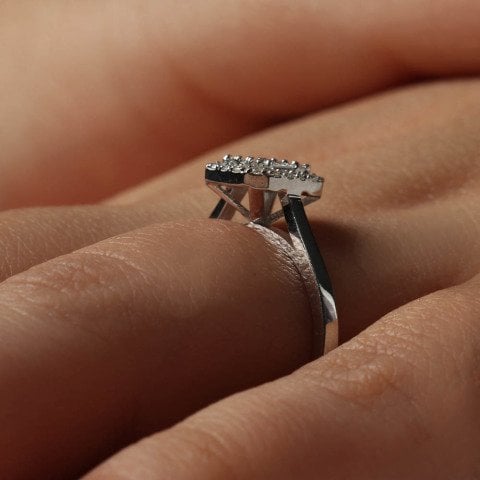 0,22 Karat Pırlanta Baget Yüzük E F Renk IDL Sertifika